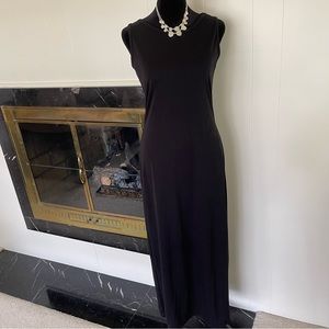 Black sleeveless maxi dress size small